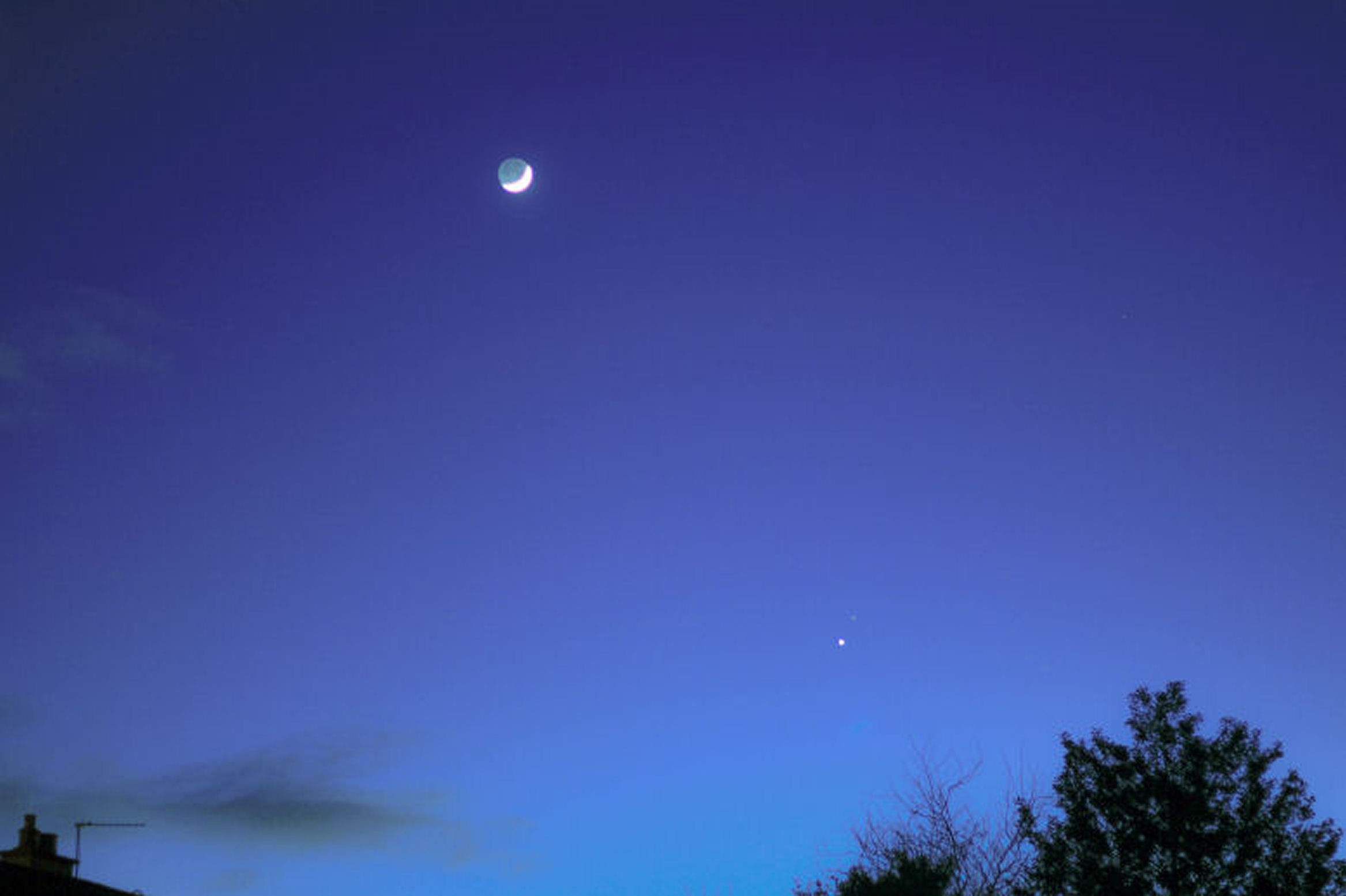 Venus, Mars conjuction with Moon By Andy Heenan. 21st February. Canon EOS 600d f/1.8,  ISO-400 1/4 second. Enhanced with Photoshop Lightroom